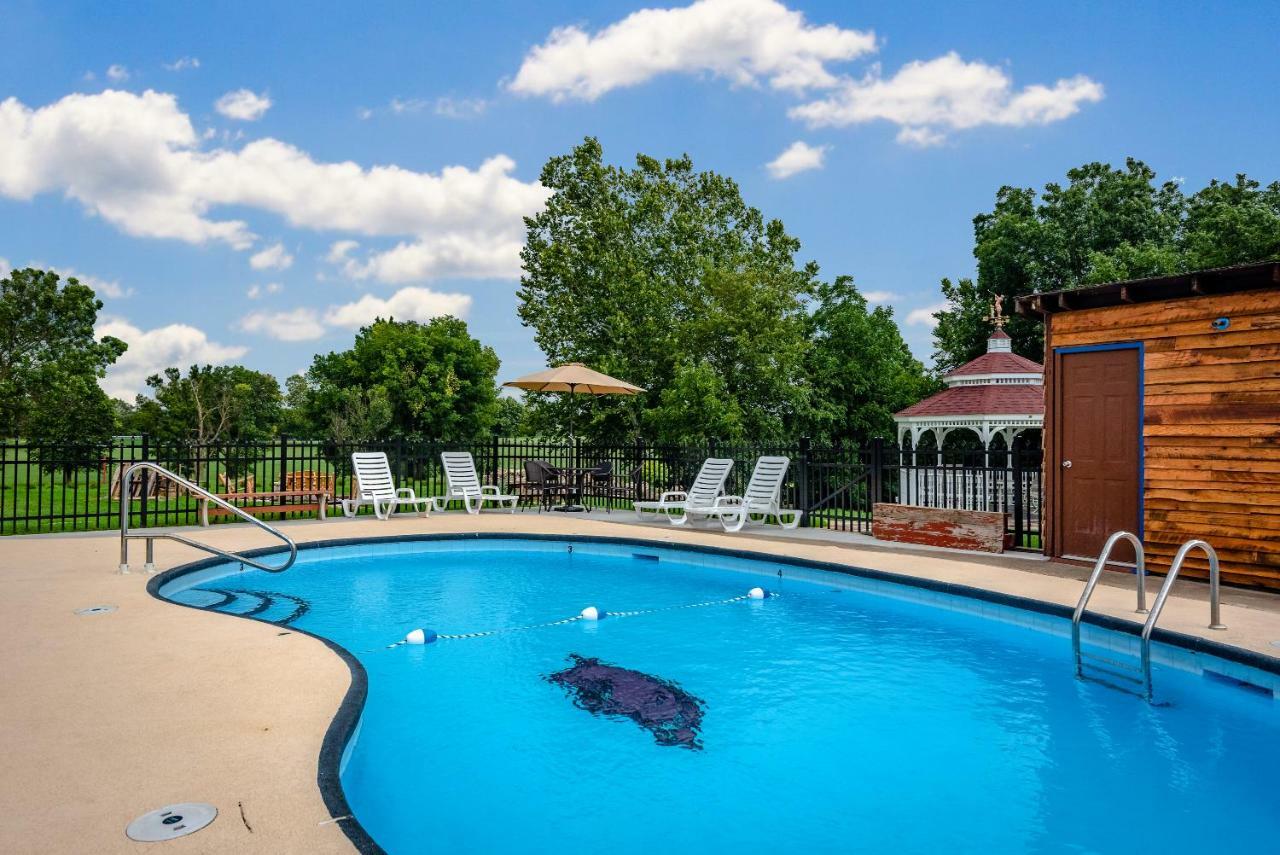 Fairway Inn Berryville Екстериор снимка