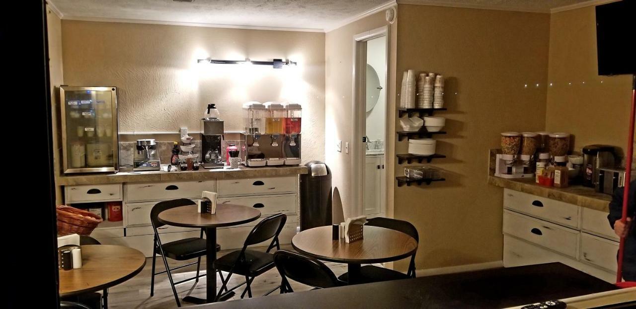 Fairway Inn Berryville Екстериор снимка